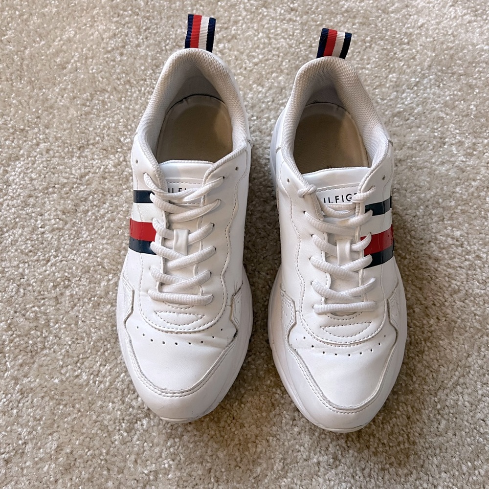 Tommy Hilfiger women’s sneaker size 8